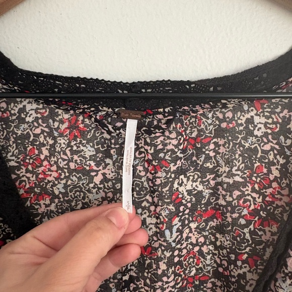 Free People Floral Tie-Front Bell Sleeve Kimono Blouse Women’s Small Boho Chic - Picture 3 of 7